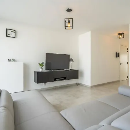 Castelli 33 3 Bedrooms On Floor 3 *