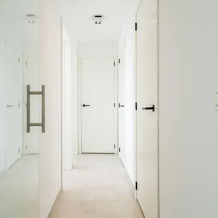 Castelli 33 3 Bedrooms On Floor 3 *